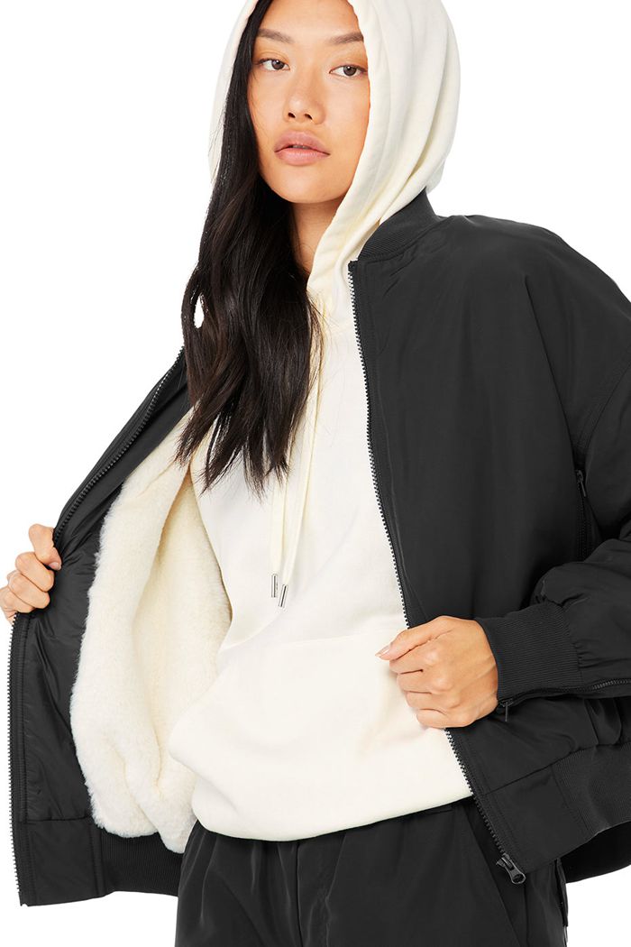 Chaquetas Alo Yoga Faux Fur Urbanite Bomber Mujer Negros Blancos | 791386GNS