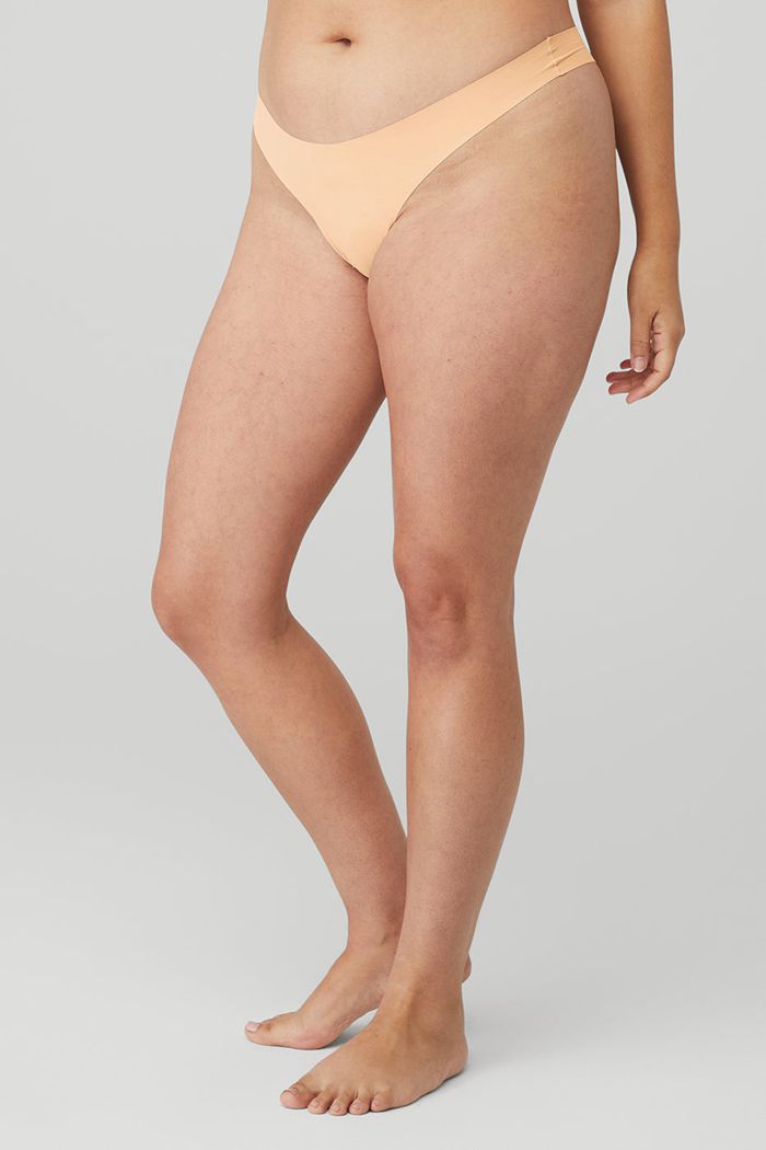 Ropa Interior Alo Yoga Airbrush Invisible Tanga Mujer Beige | 785039KIJ